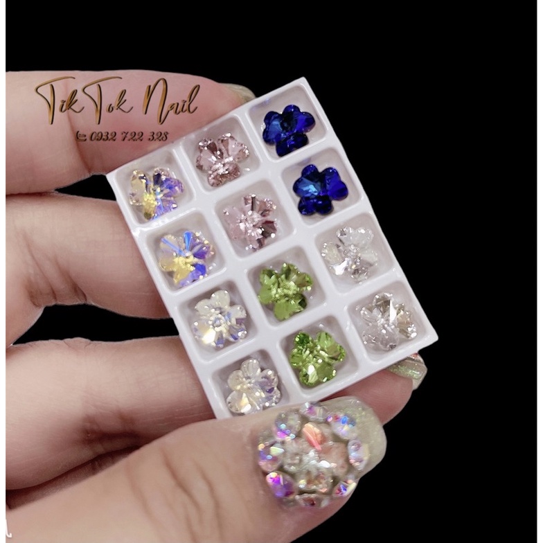 đá khối hoa 3 cánh, 4 cánh trang trí móng