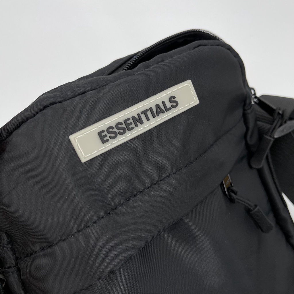 Túi đeo chéo FEAR OF GOD ESSENTIALS thời trang