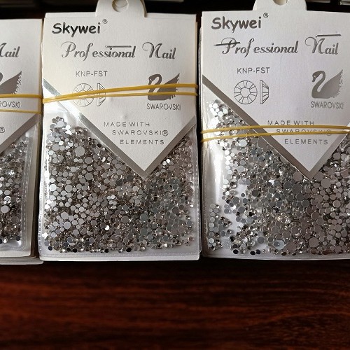 Túi đá cao cấp mix size, mầu Trắng Skywei ( đá thiên nga Swarovski)