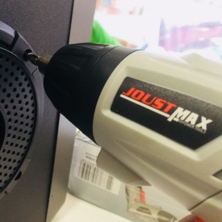 Máy khoan bắt vít
