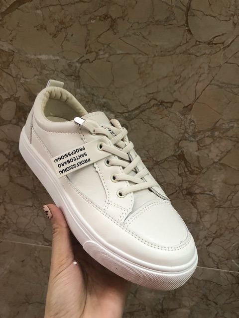 Giày thể thao trắng mẫu mới năm 2020 ms8801