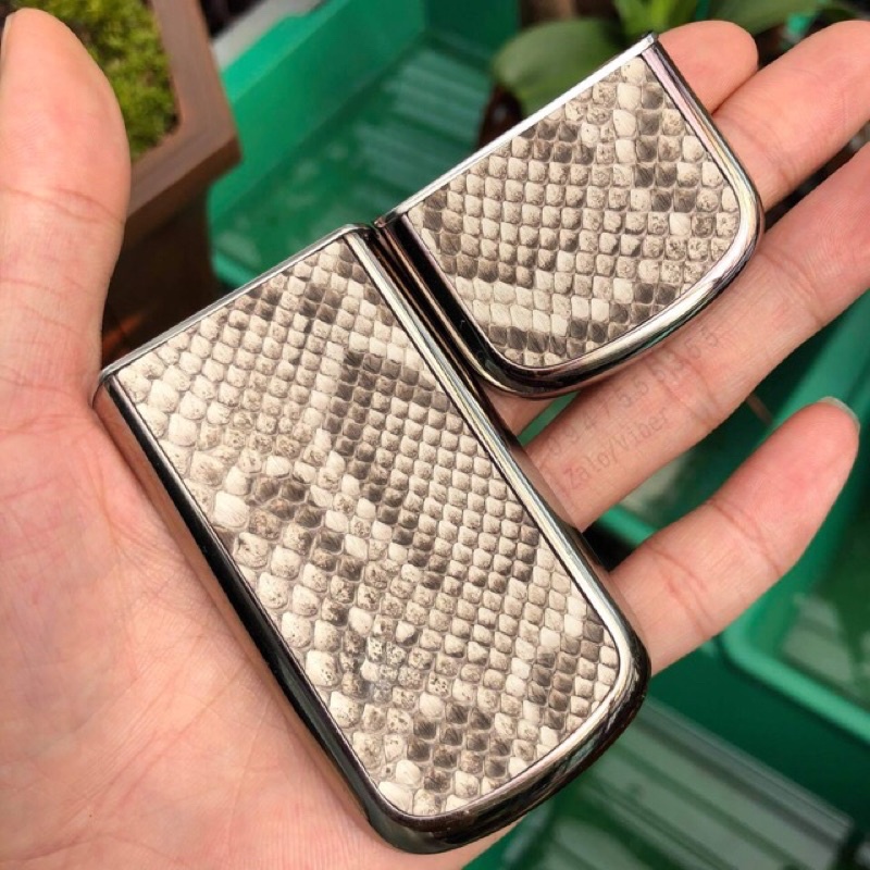 Miếng dán da nokia 8800 da tr.ăn thật