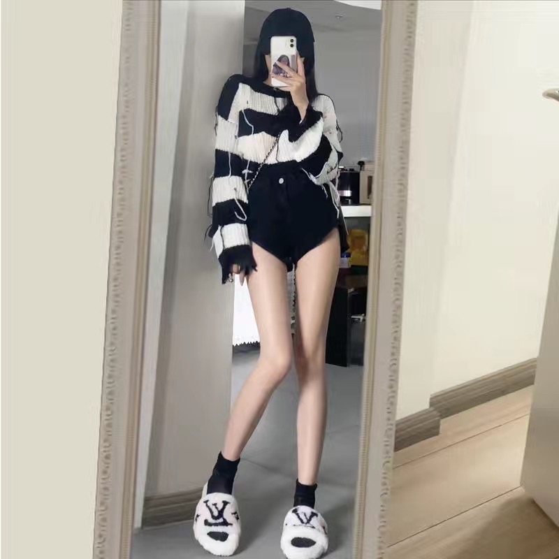 ( ORDER ) ( SẴN ÁO L ) Áo Len Sọc Trắng Đen Form Rộng Rách Tua Rua & Quần Short Nữ Khoét Đùi