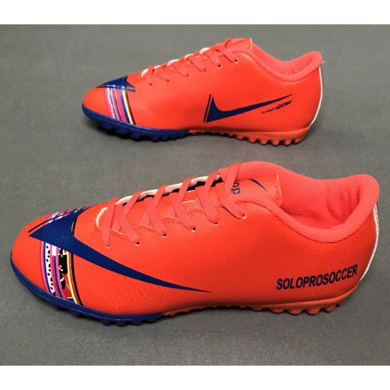 GIÀY ĐÁ BANH SÂN CỎ NHÂN TẠO SOLOPRO CR7 CAM