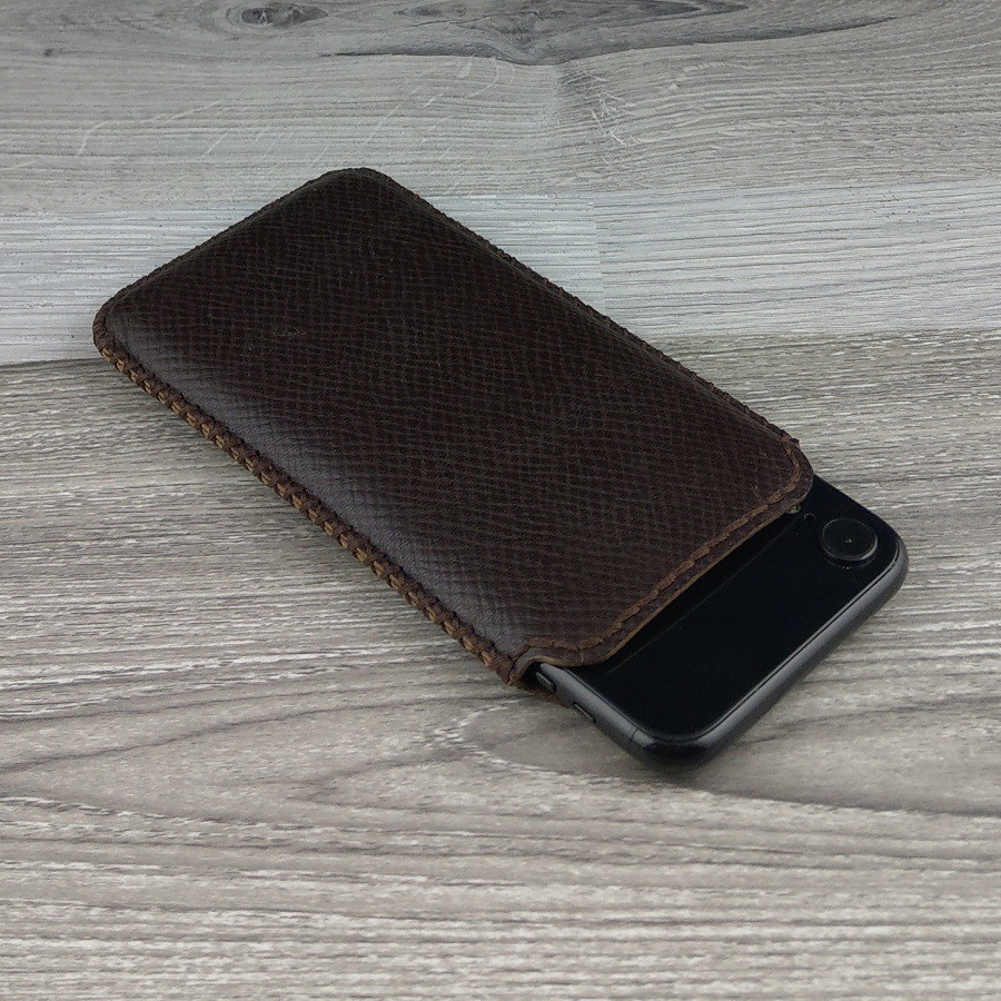 Bao Da Rút Iphone XR Vintage Da Bò Màu Nâu Caro