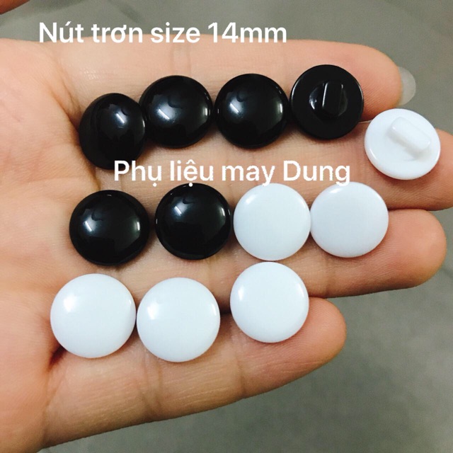 Nút tròn trơn đen trắng