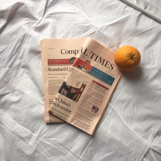 [ĐỒ CHỤP ẢNH] BÁO HỒNG - BÁO NƯỚC NGOÀI - BÁO TIẾNG ANH - GIẤY HỒNG