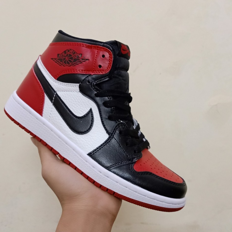 Giầy Jordan 1 đen trắng cao cổ chất đẹp fullbox