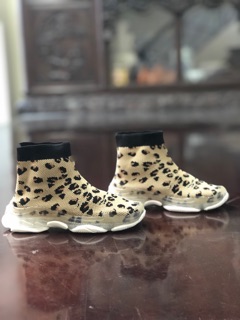 Boot báo bé gái