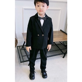 Bộ vest bé trai thời trang bao gồm áo vest hai lớp và quần