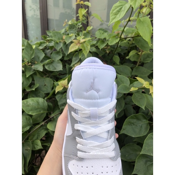 Giày Jordan cổ thấp màu xám trắng đế xanh nam nữ, Giày jordan 1 low đế xanh bản đẹp full box bill phụ kiện | BigBuy360 - bigbuy360.vn