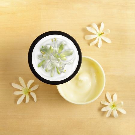 Sữa chua dưỡng The Body Shop Moringa Body Yogurt 200ml