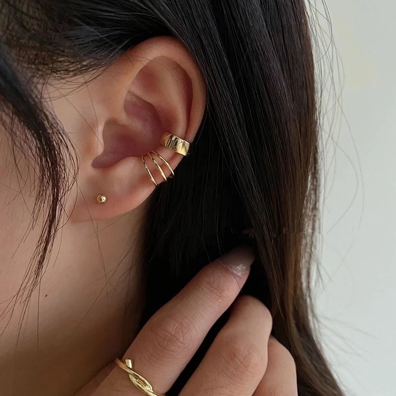 2 Khuyên Kẹp Vành Tai Màu Vàng / Bạc Dễ Thương