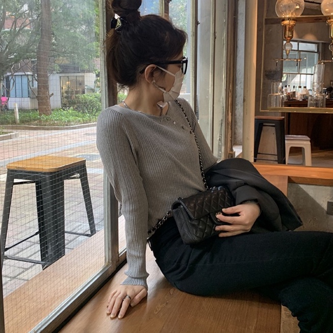 【ZHELIHANGFEI】Áo Thun Dệt Kim Tay Dài Dáng Ôm Phối Nút Chéo Dễ Phối Đồ