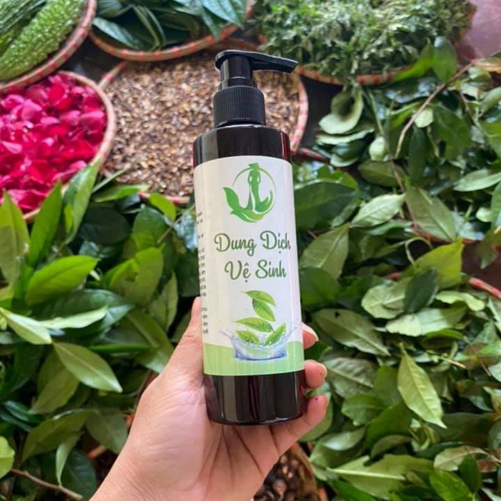 DUNG DỊCH VỆ SINH THẢO MỘC LÁ TRẦU KHÔNG 150ML