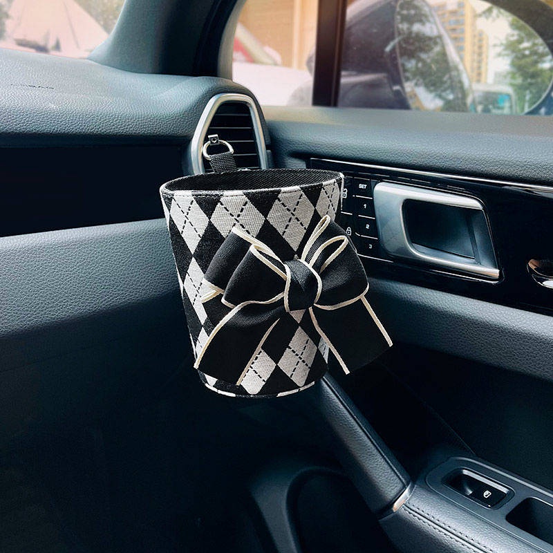 Hộp đựng đồ dùng/ điện thoại họa tiết hoạt hình treo lỗ thoát khí xe hơi kiểu dáng sáng tạo XFO6