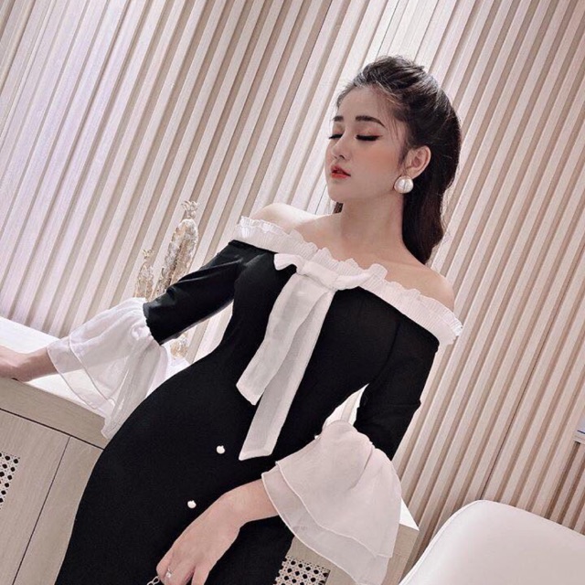 Đầm đen bẹt vai shopeelive 705k