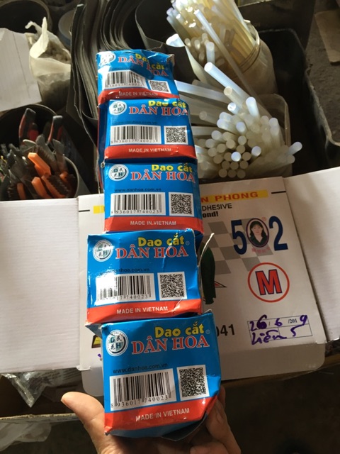 Dao cắt Băng keo Dân Hoa.