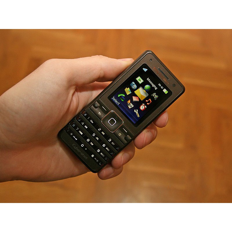 Điện thoại Sony Ericsson K770i