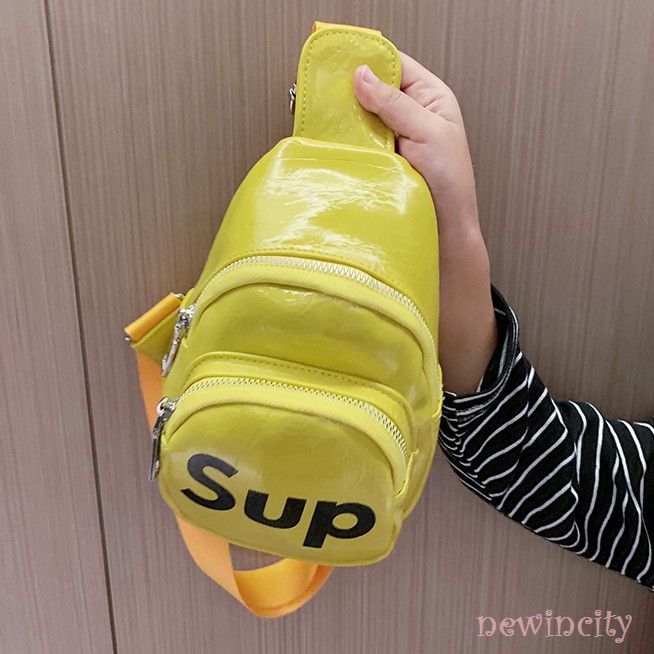 Túi đeo chéo in chữ thời trang trẻ trung cho bé