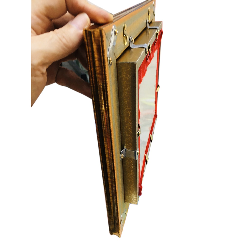 Khung Trưng Bày Huy Chương, Khung Huân Chương