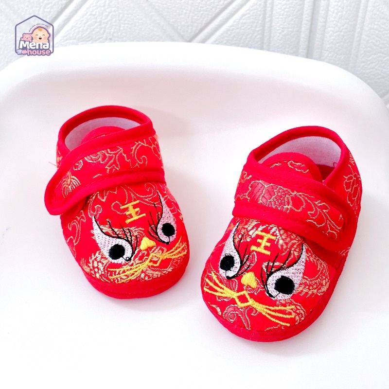 Giày đỏ cho bé diện tết