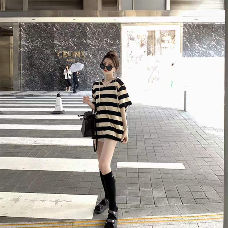 Áo thun COZOKC có mũ trùm đầu cổ chữ V họa tiết sọc đen trắng thời trang mùa hè dành cho nữ