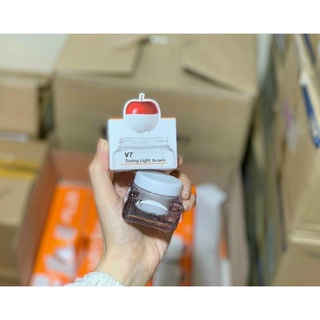 Kem dưỡng trắng da v7