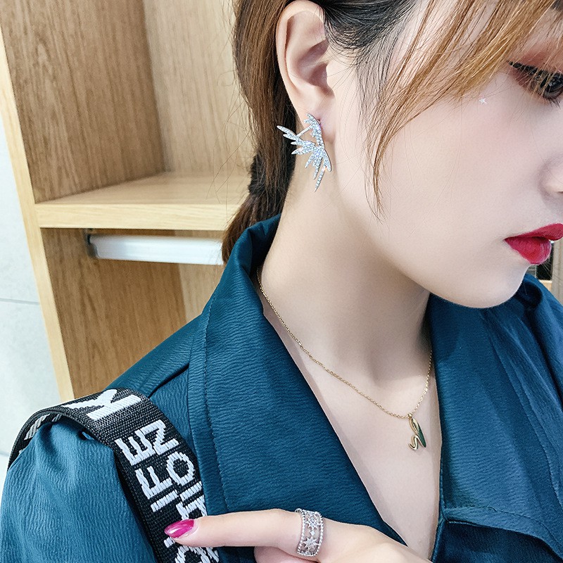 Bông tai vành cánh thiên thần đính đá cá tính nổi bật - Mely M11