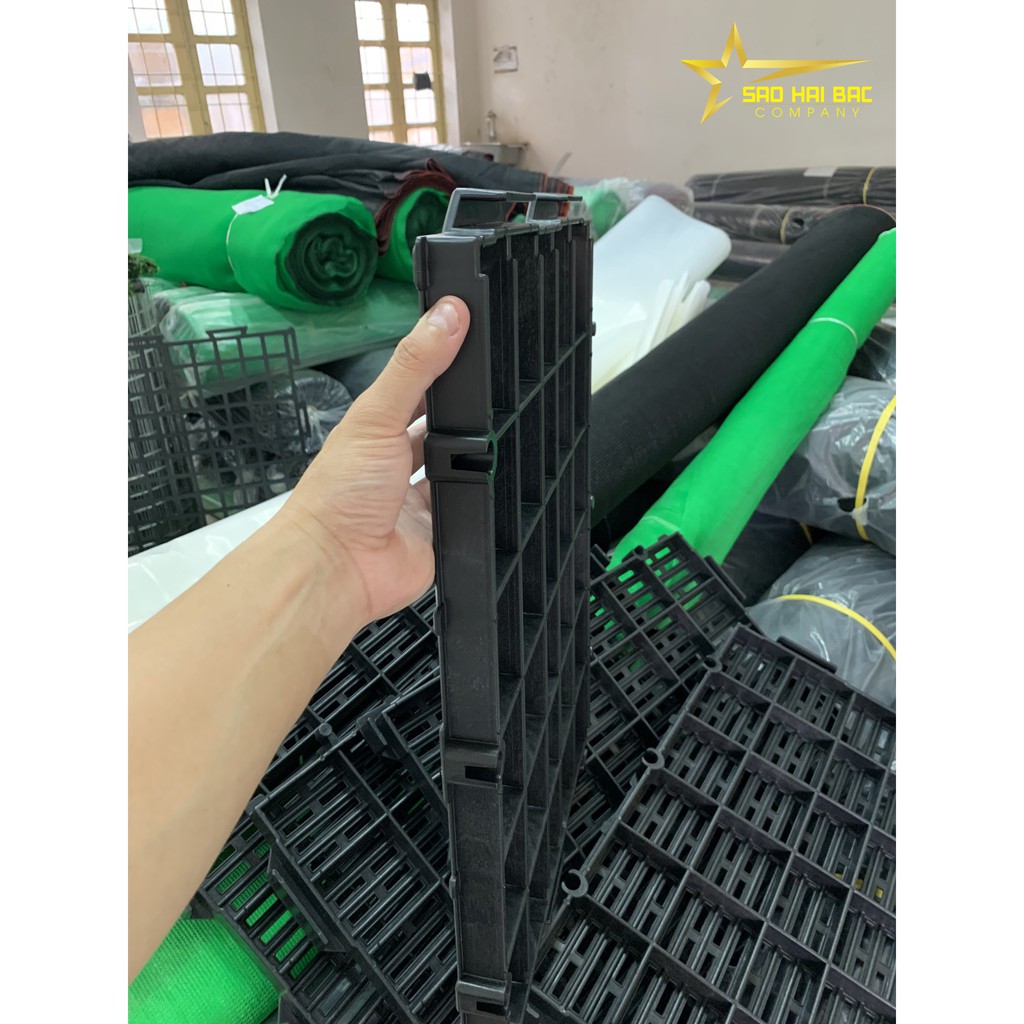 Vỉ nhựa lót sàn, tấm lót sàn chuồng chó, mèo, thú cưng 40cm x 55cm