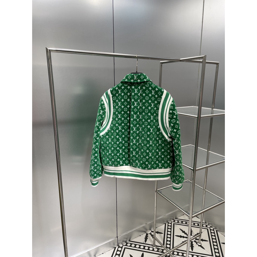 Áo khoác bomber nữ 𝑳𝒐𝒖𝒊𝒔 𝑽𝒖𝒊𝒕𝒕𝒐𝒏 LV cao cấp, hoạ tiết thương hiệu thời thượng