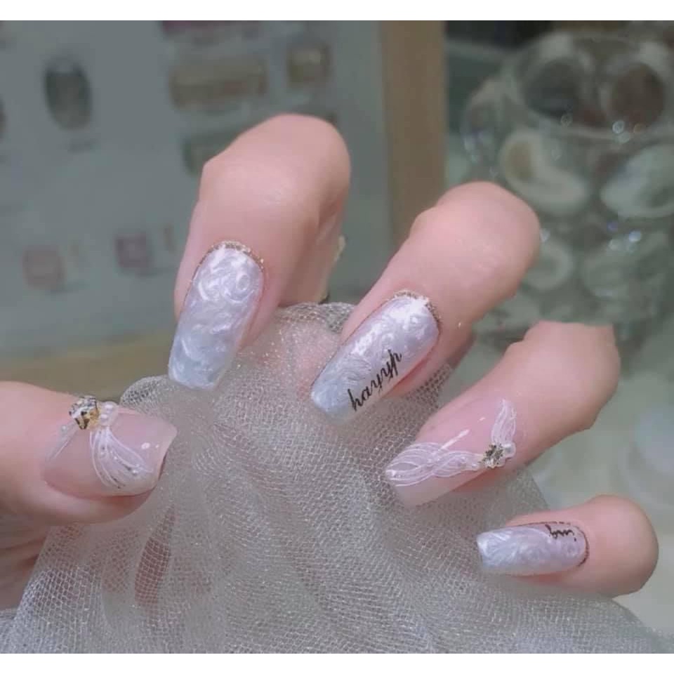 Hũ gel nhũ ngọc trai có 2 màu trắng, vàng được màu chọn lẻ