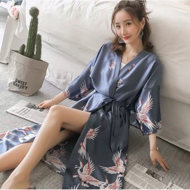 Sale 70% Áo choàng lụa Pijama  thời trang gợi cảm cho nữ, Crane Robe-Fantasy,M Giá gốc 323,000 đ - 104B39