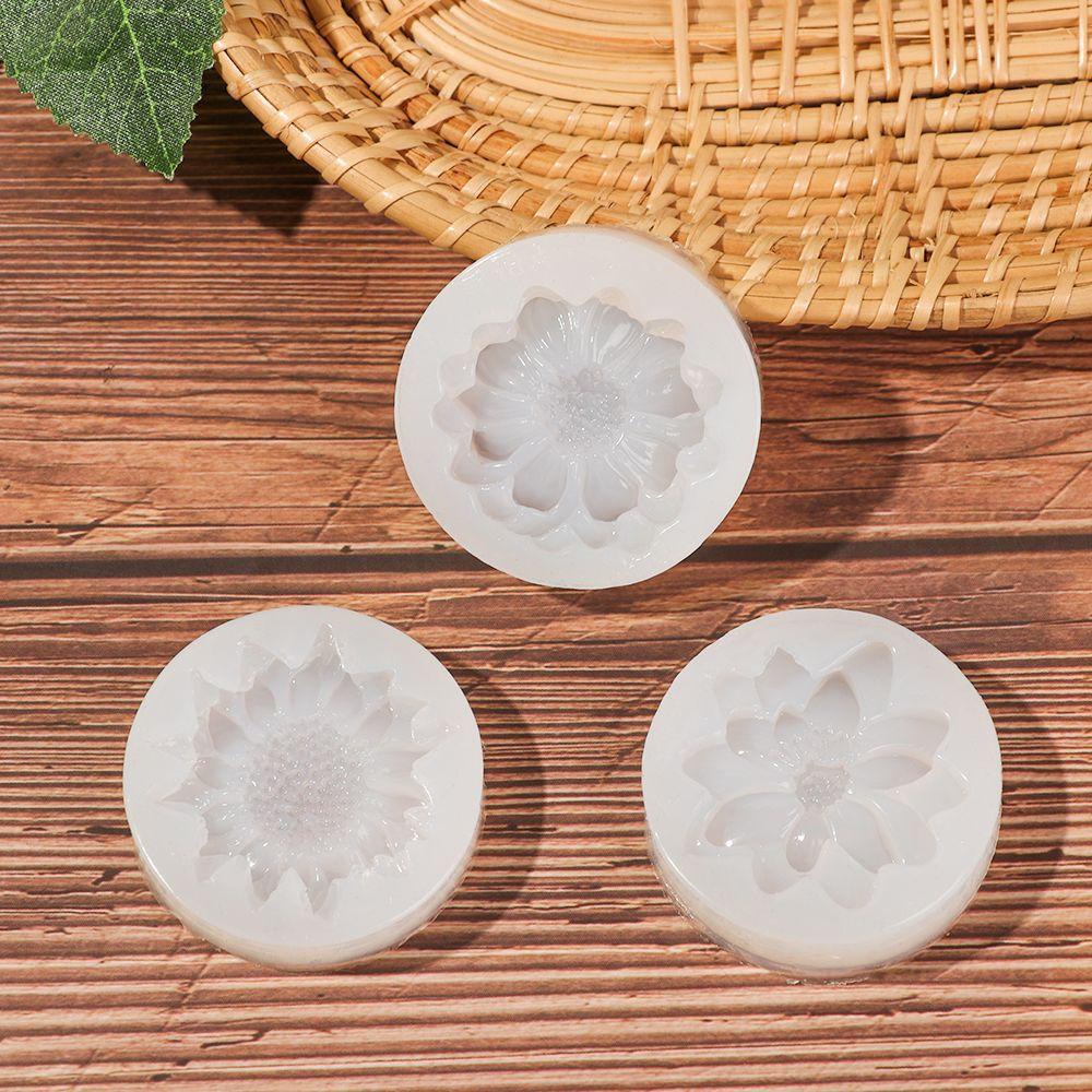 Khuôn Silicone Tạo Hình Hoa Sen Làm Mặt Trang Sức Thủ Công DIY