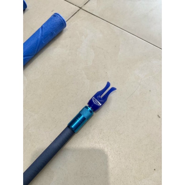 Gậy vảy trục câu cá đầu kim loại