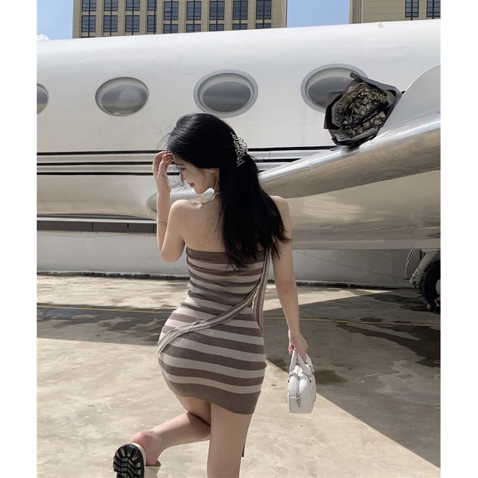 Đầm body ống kèm dây đeo cổ Ulzzang