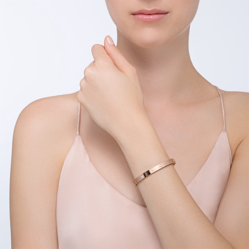 Vòng tay Cartier biểu tượng tình yêu đính 4 viên đá lấp lánh thiết kế tinh tế sang trọng=choose box--never fade | BigBuy360 - bigbuy360.vn