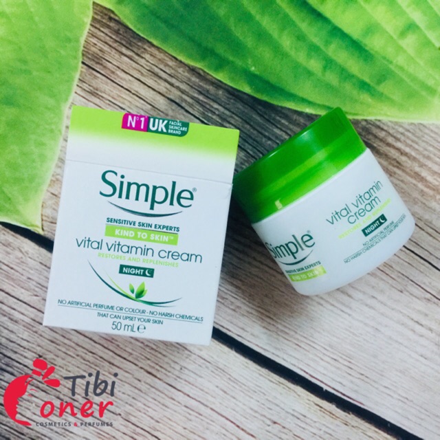 Kem dưỡng da ban đêm Simple Kind To Skin Vital Vitamin Night Cream