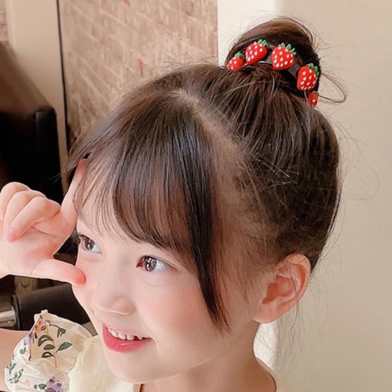 Kẹp Tóc Hình Cá Mập / Dâu Tây Hoạt Hình Bằng Nhựa Resin Siêu Nhẹ Nhiều Màu Sắc Dễ Thương