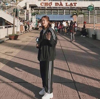 Set thể thao hồng pastel, đen, vàng
