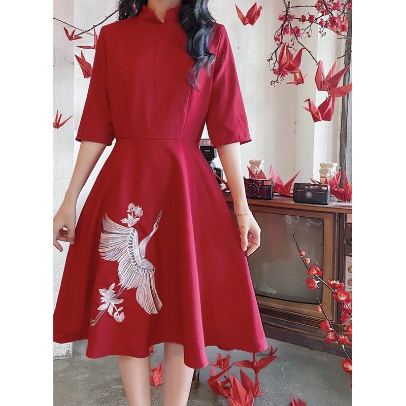 [Mã WASTMAY giảm 15% tối đa 30K đơn 150K] (SĂN-CLIP THẬT) Đầm đỏ tết thêu hạc | BigBuy360 - bigbuy360.vn