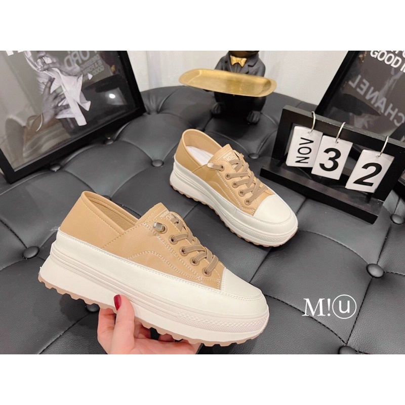 Giày thể thao đế độn một màu
