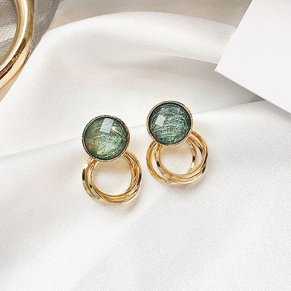 [high quality, affordable and good looking] by-2021 super fairy minority retro harbor style Korean temperament versatile earrings, large and small circles, high-grade green earrings, earrings, female