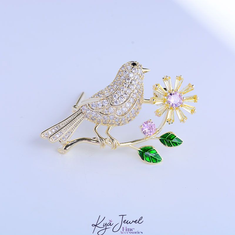 Cài áo Kya Jewel chim sẻ đậu trên nhành hoa