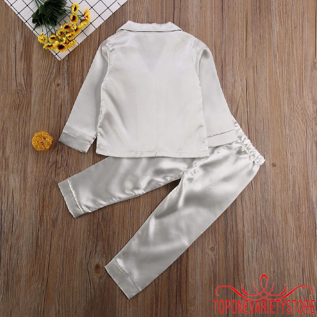 Trang phục pajamas dễ thương kiểu giáng sinh cho bé mới biết đi