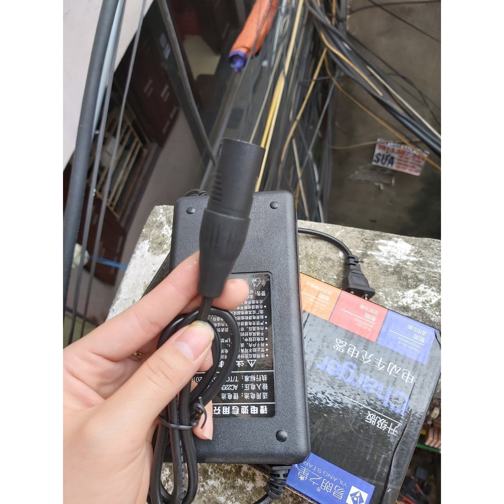 BÁN Sạc Xe Đạp Điện dùng Pin Lithium 36V 2A loại tốt