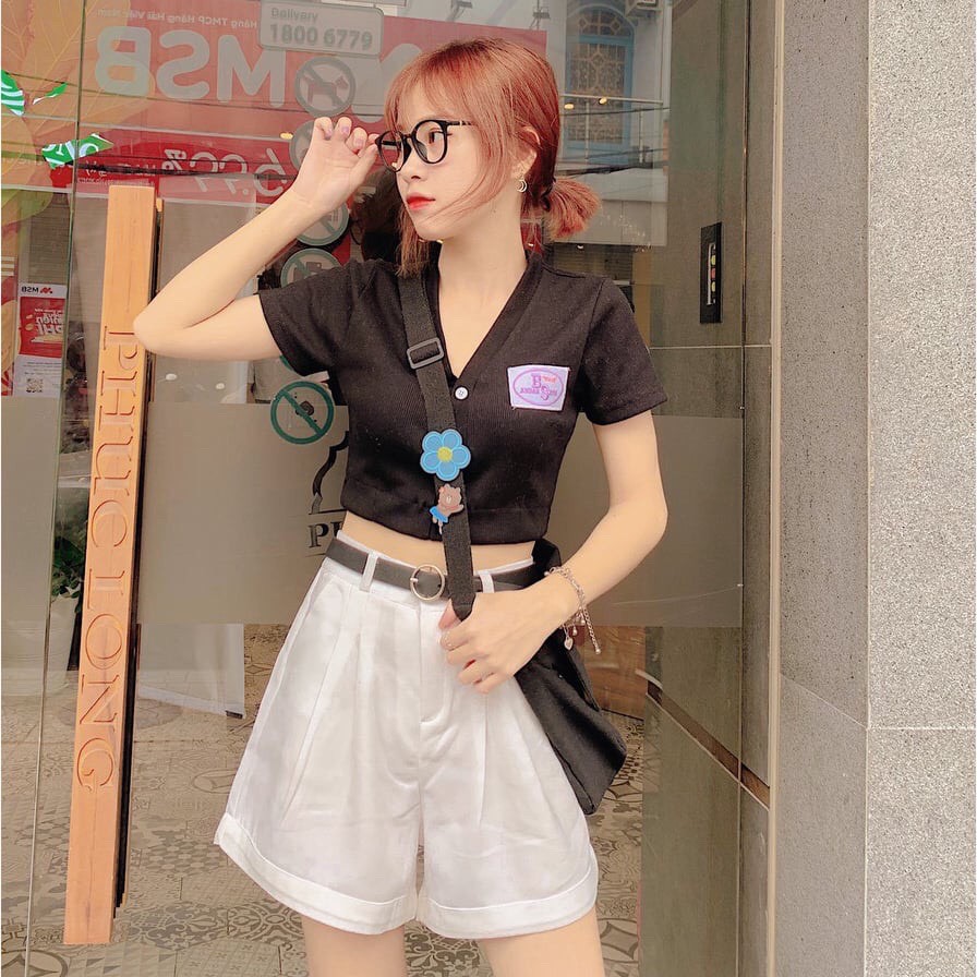 [Mã FAMAYWA giảm 10K đơn 50K] 🍓🍓áo croptop cổ V thêu Logo BS hot hit🍓🍓 Logo thêu bao đẹp | BigBuy360 - bigbuy360.vn