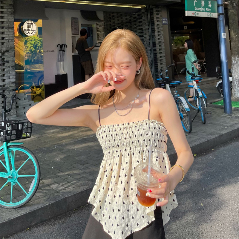 Áo Hai Dây Với Họa Tiết Chấm Bi Xinh Xắn Dành Cho Nữ