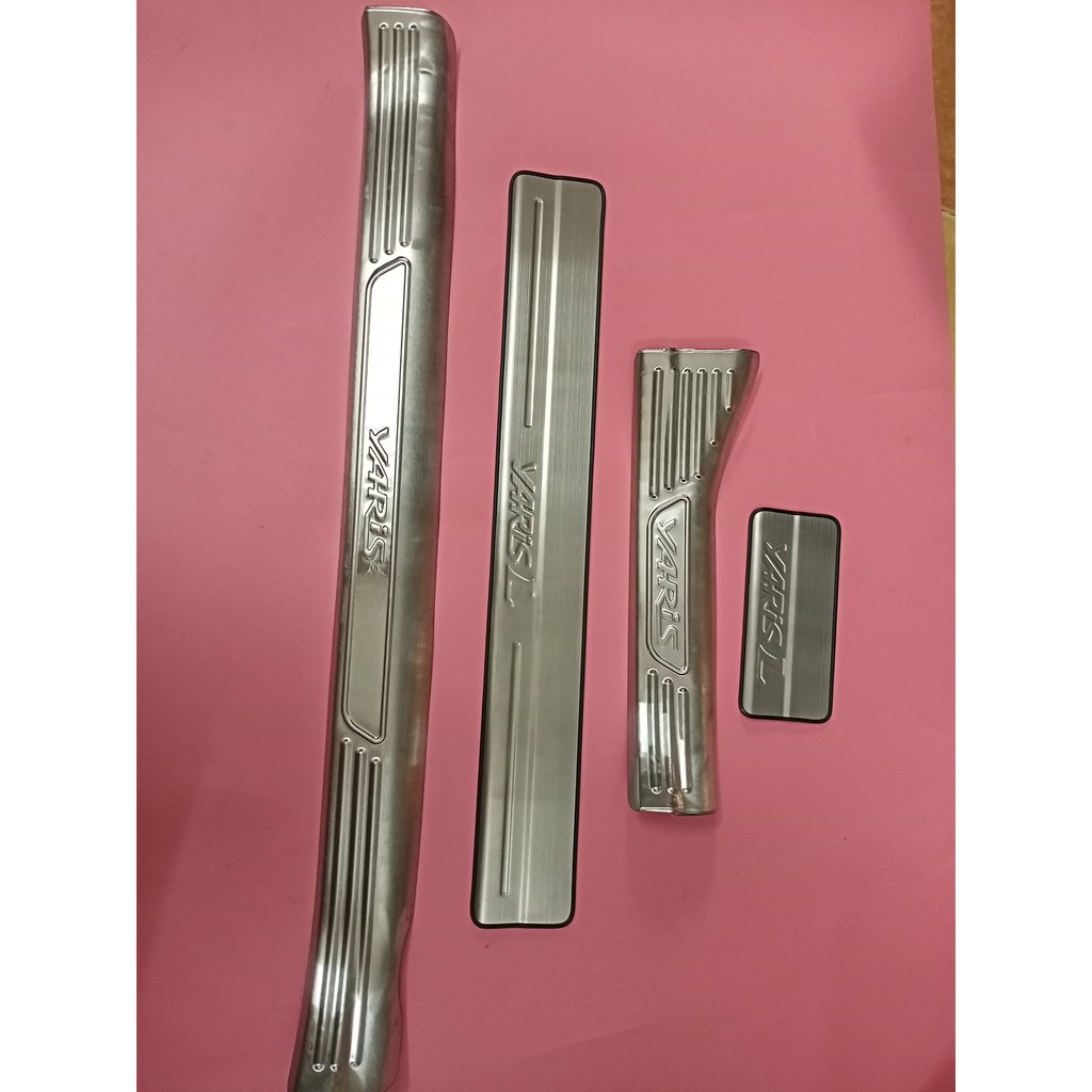 (TẶNG THÊM 2 cuộn băng keo 3M) Ốp bậc cửa Yaris 2014- 2017, 2018-2020 -Bộ 8 miếng inox trong ngoài