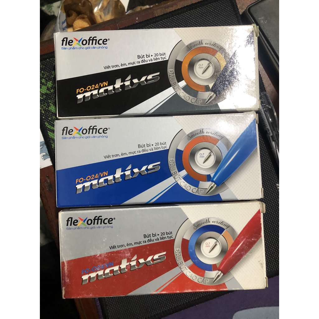 Bút bi Thiên Long 024 nét 0.7mm